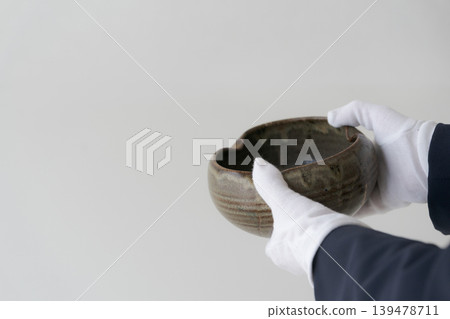 鑑定陶瓷的人 鑑定陶瓷的人 139478711