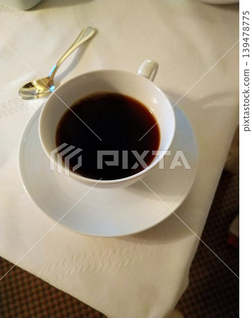 清晨的陽光和一杯咖啡 139478775