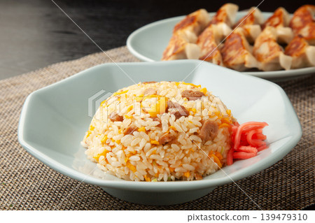 炒飯和煎餃 炒飯和煎餃 139479310