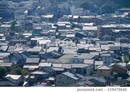 金澤的街道，閃耀著黑色瓦片的光芒。 139479686