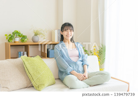 在家放鬆一個的少婦 139479739
