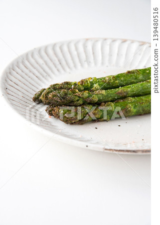 Deep-fried asparagus 139480516