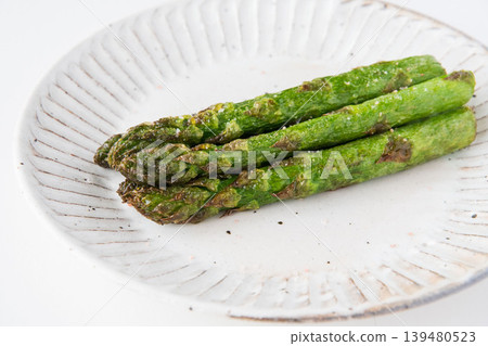 Deep-fried asparagus 139480523