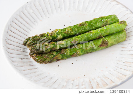 Deep-fried asparagus 139480524