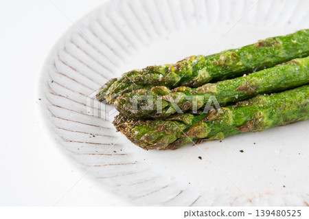 Deep-fried asparagus Deep-fried asparagus 139480525