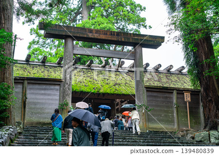 【三重縣】伊勢神宮內殿的主神社,散發著神聖的氛圍。 【三重縣】伊勢神宮內殿的主神社,散發著神聖的氛圍。 139480839