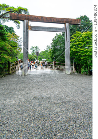 【三重縣】伊勢神宮內殿,周圍自然風光優美。 【三重縣】伊勢神宮內殿,周圍自然風光優美。 139480874
