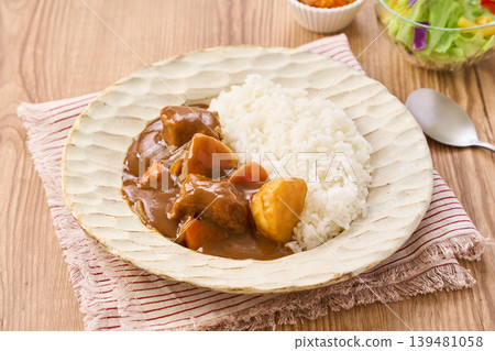 Home-style curry rice with pork and potatoes Home-style curry rice with pork and potatoes 139481058