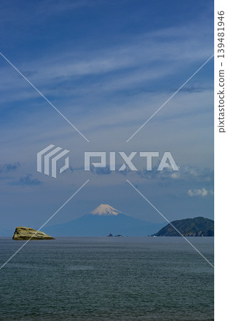 Mount Fuji from the Unsei coast Mount Fuji from the Unsei coast 139481946