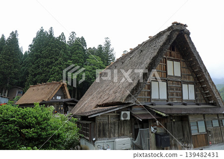 春日陰天的白川鄉 春日陰天的白川鄉 139482431