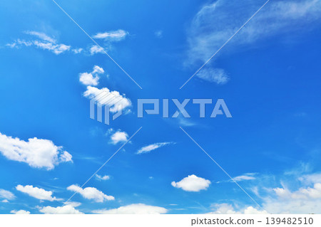 秋天天空和雲彩 139482510