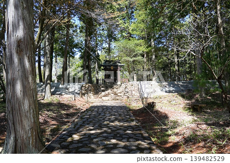 Shiga Prefecture, Koka City, Shigaraki Palace: Remains of the main hall and middle gate, and the approach to the palace (Dairino area) (Spring) Shiga Prefecture, Koka City, Shigaraki Palace: Remains of the main hall and middle gate, and the approach to the palace (Dairino area) (Spring) 139482529