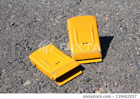 20 世紀 70 年代左右,一些汽車將可折疊式輪胎擋塊作為標準配置。 20 世紀 70 年代左右,一些汽車將可折疊式輪胎擋塊作為標準配置。 139482837