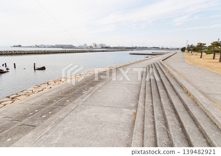 從碼頭上看到的海岸景色 從碼頭上看到的海岸景色 139482921
