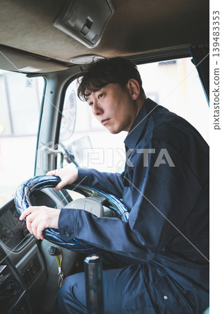 40多歲的工人 40多歲的工人 139483353