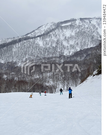 skiers enjoy activities at Annupuri ski resort, Niseko, Hokkaido, Japan 139484472