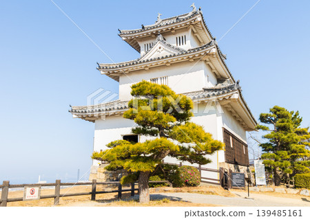 冬日里的丸龜城，位於香川縣丸龜市，是日本百大城堡之一。 139485161