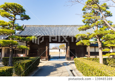 丸龜城,日本百大名城之一,位於香川縣丸龜市,冬日景色:正門 丸龜城,日本百大名城之一,位於香川縣丸龜市,冬日景色:正門 139485169