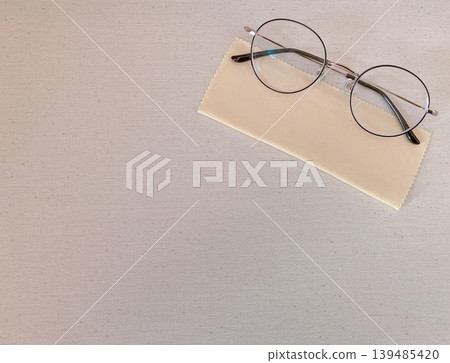 Glasses and cleaning cloth Glasses and cleaning cloth 139485420