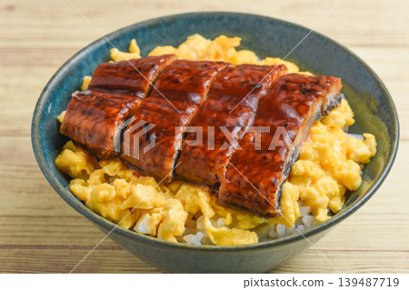 鰻魚蛋飯 139487719