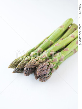 Fresh asparagus Fresh asparagus 139487907