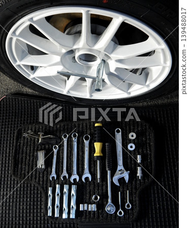 Top view of the installation tools kit for mounting vehicle wheels  139488017