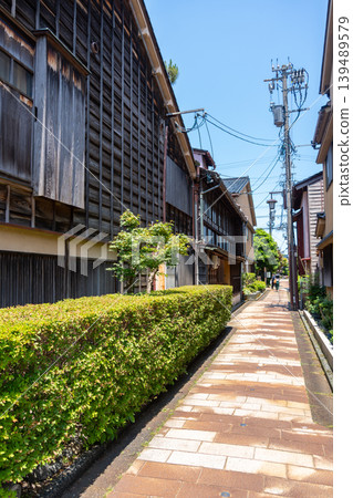 Traditional wooden alleys in Higashi-chaya, Kanazawa, Japan Traditional wooden alleys in Higashi-chaya, Kanazawa, Japan 139489579