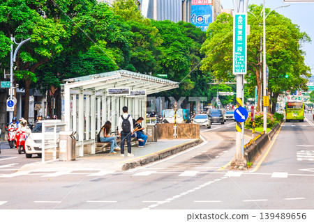 Taipei, Minquan East Road in the morning Taipei, Minquan East Road in the morning 139489656