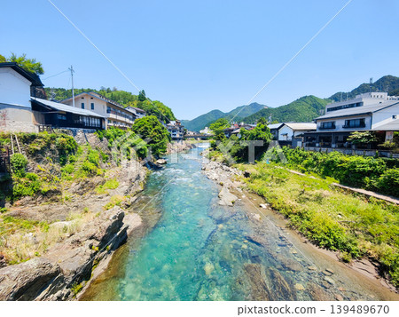 Gujo Hachiman: Yoshida River as seen from Miyagase Bridge Gujo Hachiman: Yoshida River as seen from Miyagase Bridge 139489670