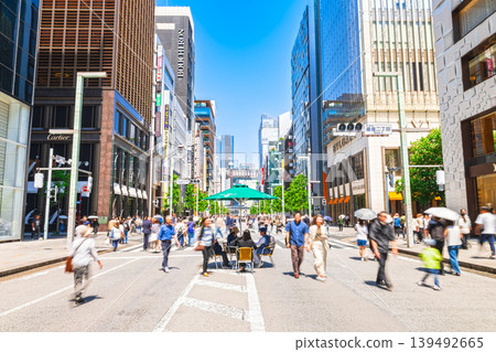 Ginza pedestrian zone during Golden Week (partially soft focus) Ginza pedestrian zone during Golden Week (partially soft focus) 139492665