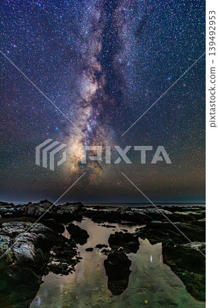 The night view of Yakushima, where the Milky Way seems to rain down on the seashore. The night view of Yakushima, where the Milky Way seems to rain down on the seashore. 139492953