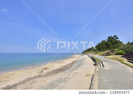Coastal scenery of Shikanoshima Island, Higashi Ward, Fukuoka City: The beach in front of Kyukamura (holiday village), Shimogahama Beach. 139493477