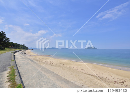 Coastal scenery of Shikanoshima Island, Higashi Ward, Fukuoka City: The beach in front of Kyukamura (holiday village), Shimogahama Beach. 139493480