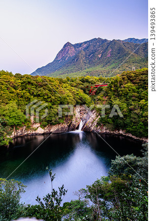 鳥木瀑布為屋久島的自然美景增添了色彩。 139493865