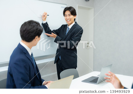 Businessmen to meet 139493929