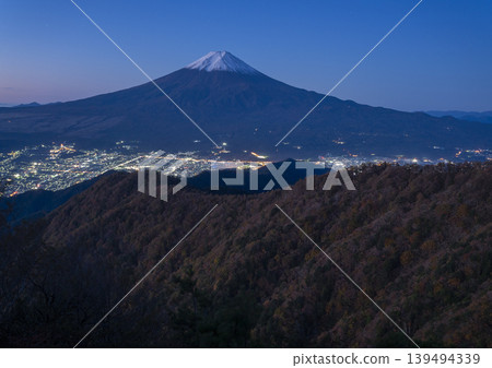 The Misaka Mountains and southern mountain range as seen from Mitsutoge at dawn. 139494339