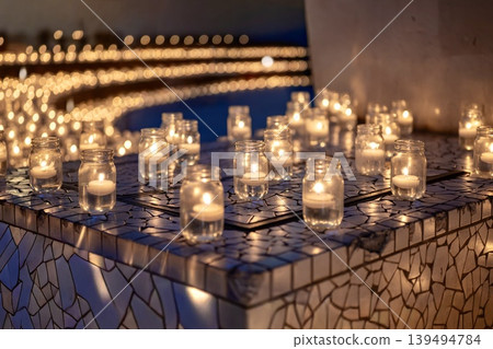 Enchanting candles that illuminate the night 139494784