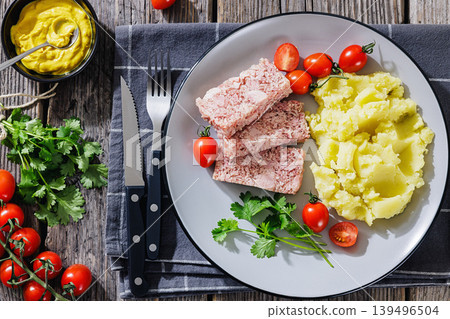 Slices of classic head cheese with mashed potatoes Slices of classic head cheese with mashed potatoes 139496504