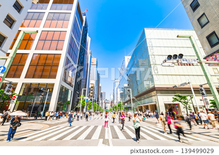 黃金週期間的銀座步行街（部分柔焦） 139499029