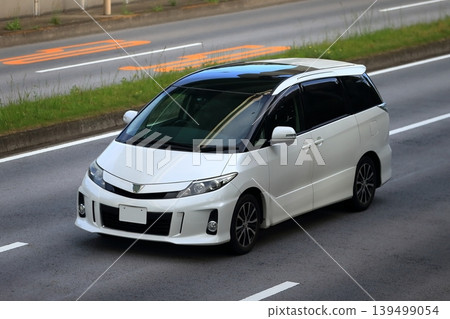 白色小型貨車圖像 139499054