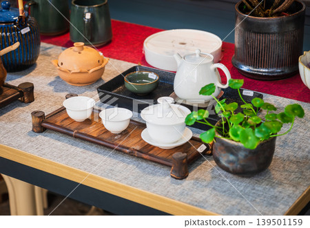 台北永康街一家茶館的展示 139501159