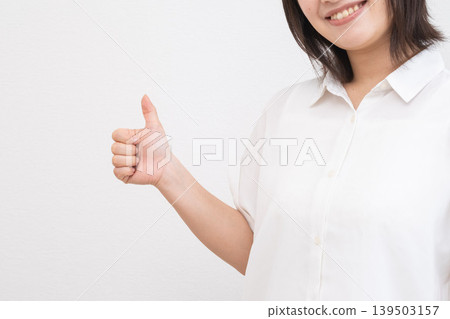 做一個好標誌的一個少婦 做一個好標誌的一個少婦 139503157