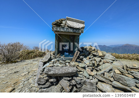 Shrine at the summit of Mt. Onna (Mt. Kamegamori), Ehime Prefecture Shrine at the summit of Mt. Onna (Mt. Kamegamori), Ehime Prefecture 139503497