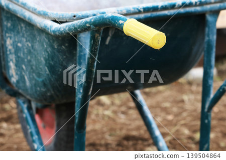 工地使用的手推車 工地使用的手推車 139504864