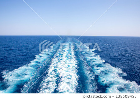 遊輪的尾流 遊輪的尾流 139509455