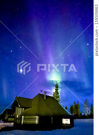 Northern Lights Above Cabin in Lapland Finland at Night Northern Lights Above Cabin in Lapland Finland at Night 139509863
