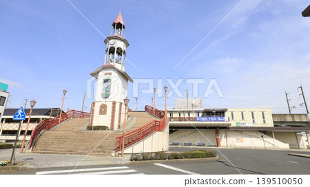 The Grimm mechanical clock is located at the west exit of Ishibashi Station on the JR Utsunomiya Line (Tohoku Line). The Grimm mechanical clock is located at the west exit of Ishibashi Station on the JR Utsunomiya Line (Tohoku Line). 139510050