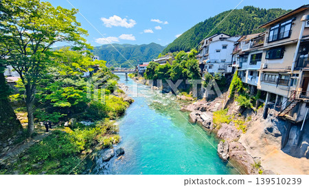 Gujo Hachiman: Yoshida River as seen from Shinbashi Bridge Gujo Hachiman: Yoshida River as seen from Shinbashi Bridge 139510239