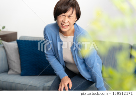 女性，膝骨關節炎 139512171