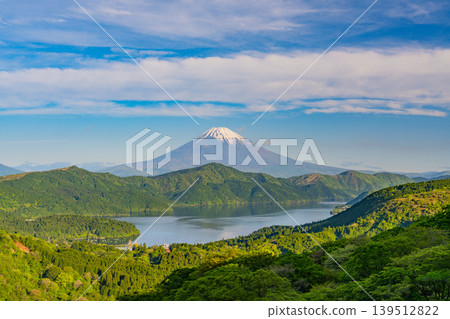 (Kanagawa Prefecture) View of Mt. Fuji from Hakone amidst the fresh greenery. 139512822